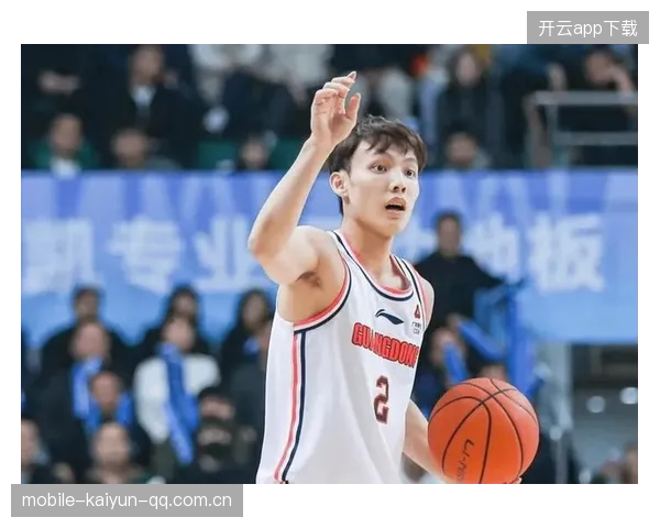 宏远新主帅暴怒骂人：从“怒火”到“战术升级”——球队如何从“低迷”走向“爆发”